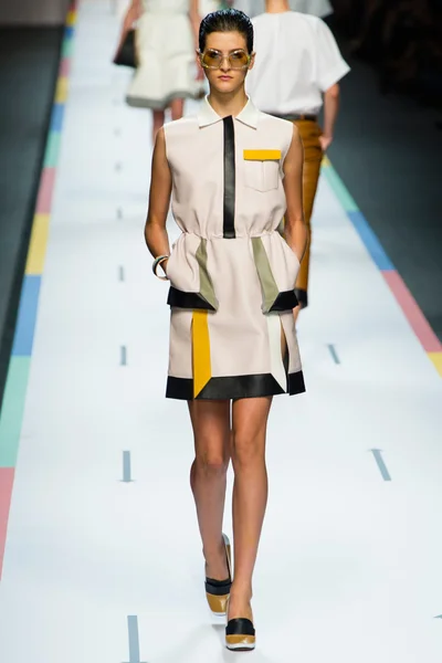 Look 5